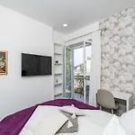One Bedroom With Balcony Appartamento *