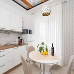 Appartamento One Bedroom With Balcony *