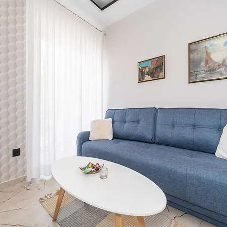 One Bedroom With Balcony Apartament