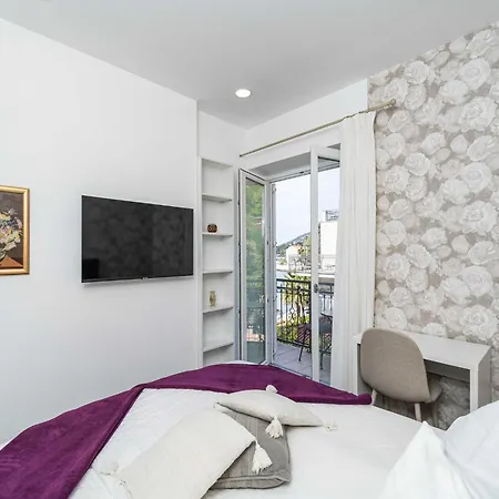 One Bedroom With Balcony Apartament *