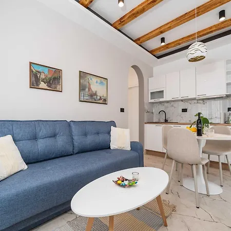 One Bedroom With Balcony Apartament *