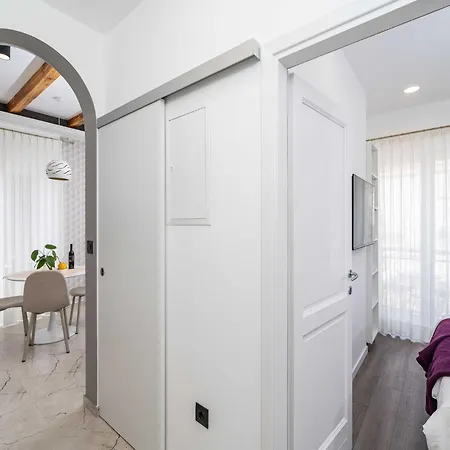 One Bedroom With Balcony Apartment