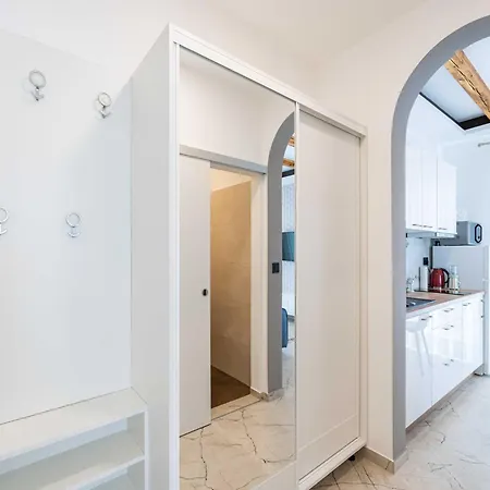 One Bedroom With Balcony Mlini