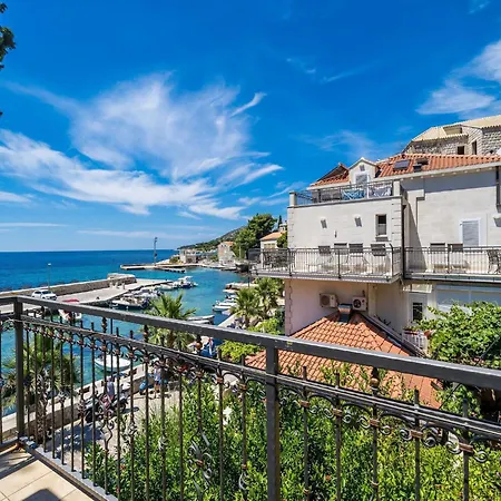 One Bedroom With Balcony *