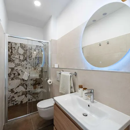 One Bedroom With Balcony *