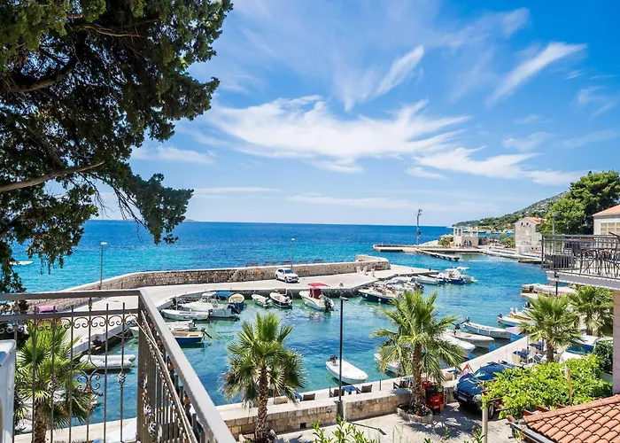 아파트 One Bedroom With Balcony *