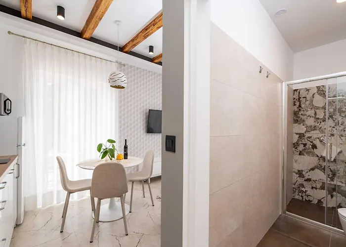 One Bedroom With Balcony 믈리니