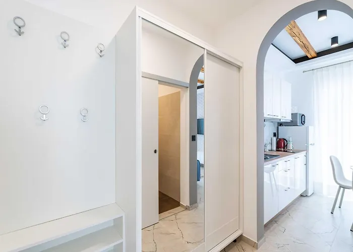 One Bedroom With Balcony 믈리니