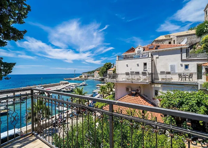 One Bedroom With Balcony *