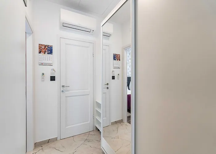 One Bedroom With Balcony 아파트 *