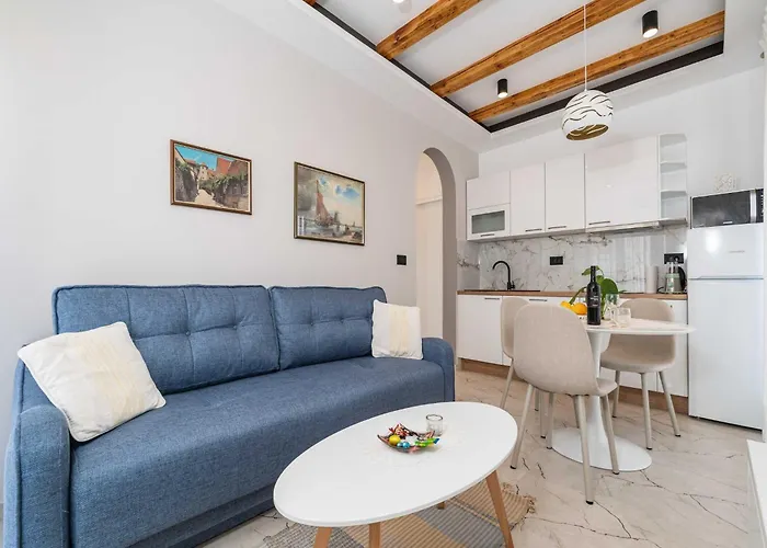 One Bedroom With Balcony 아파트 *