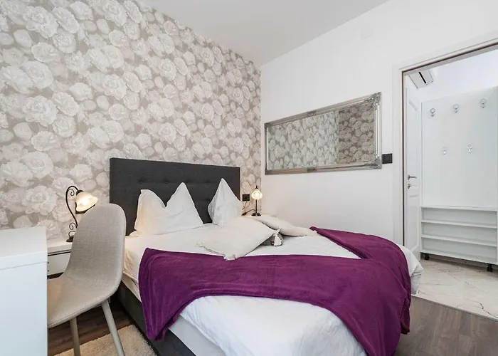 One Bedroom With Balcony 아파트 믈리니